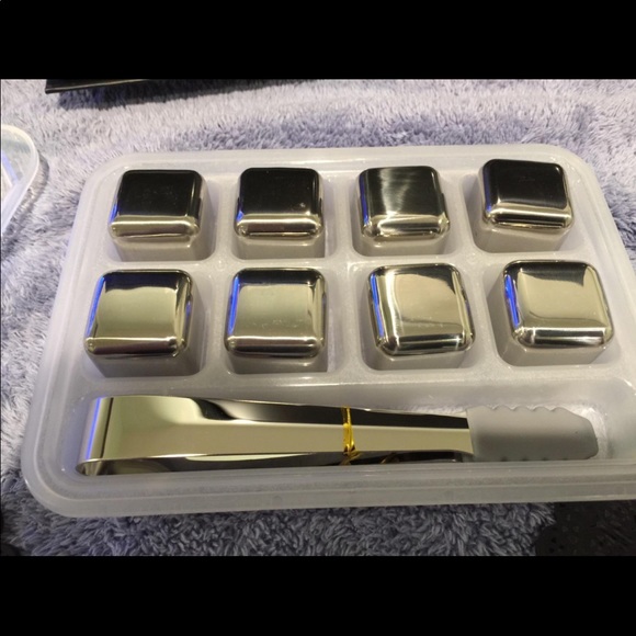 BRAND NEW STAINLESS STEEL WHISKEY STONE SET - Picture 5 of 5